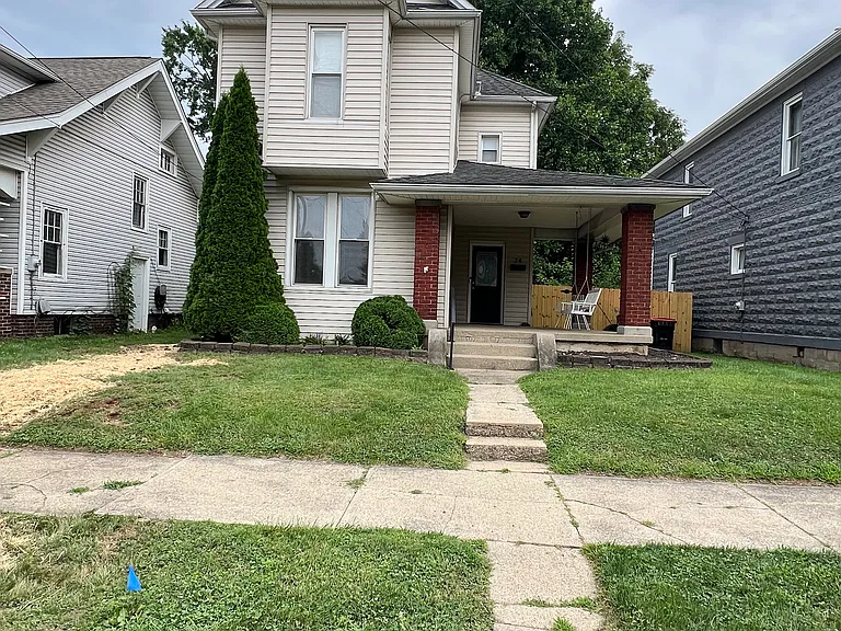 74 Linden Ave — Photo 2