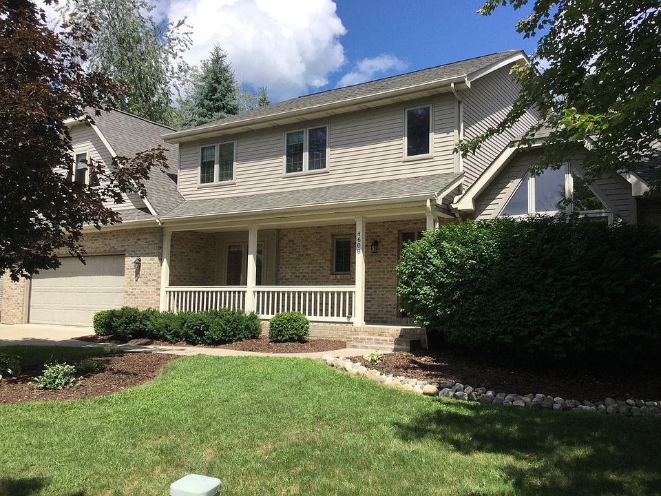 Desirable neighborhood setting, close to schools and parks, wonderful lay-out and upgrades - this home has exactly what you are looking for and is priced to sell!  The recent improvements are completed and you'll love the space this home offers - over 2800 square feet, 4 bedrooms, huge master suite with private bath & walk-in closet, hardwood floors on the main floor, bright and cherry kitchen with granite and newer appliances, main floor den and laundry, and a separate living and dining area.  The entire home has brand new carpeting too!  The yard is generous in size and private - home features a deck, sprinkler system and an attractive porch area to relax on and greet your guests.  It's simply a wonderful place to come to home to!  Call today for your personal showing!