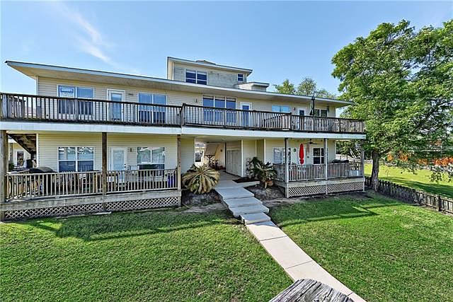 1st image of 820 Marina Dr APT 301