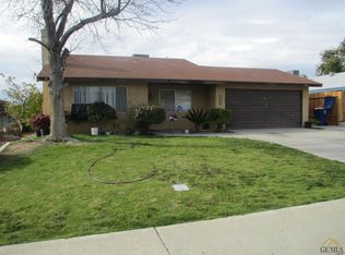 3012 Oakridge Dr, Bakersfield, CA 93306