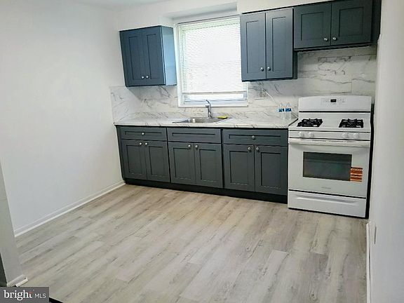 4th image of 1709 Borbeck Ave