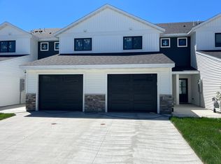 5212 Harvest Square Pl NW, Rochester, MN 55901