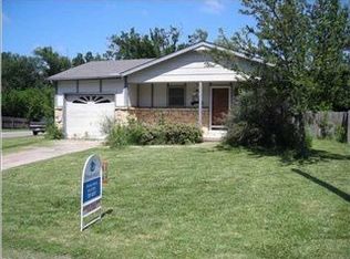 402 S Maple Ln, Wichita, KS 67209