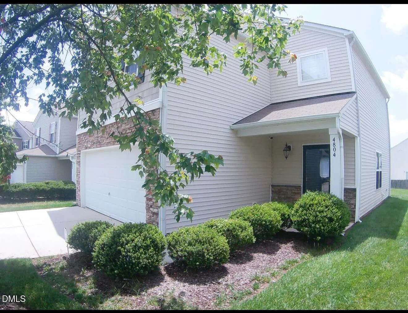 3 bed, 2.5 bath, 1668 sqft, $2,025 — Photo 2