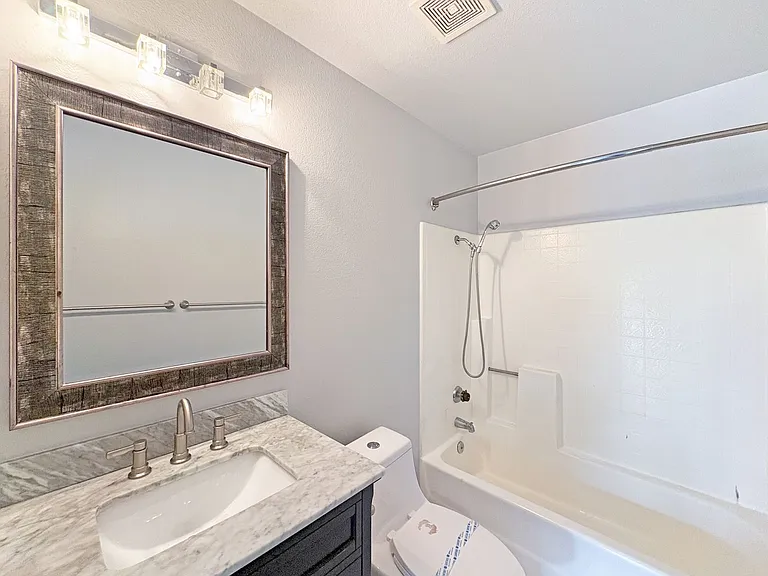266 Oleander Dr — Photo 15
