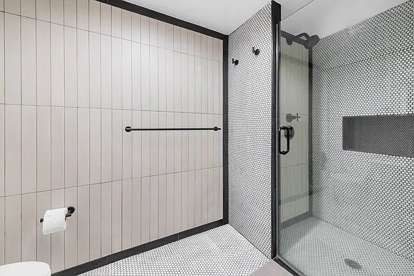 Rented by SERHANT. | media 9