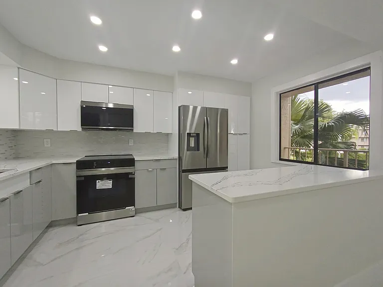 7280 Amberly Ln #207 — Photo 1