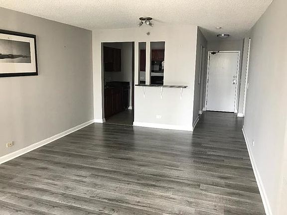 2nd image of 200 N Dearborn St Unit 3305