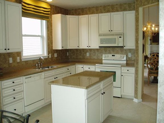4th image of 1251 Clubhouse Ct