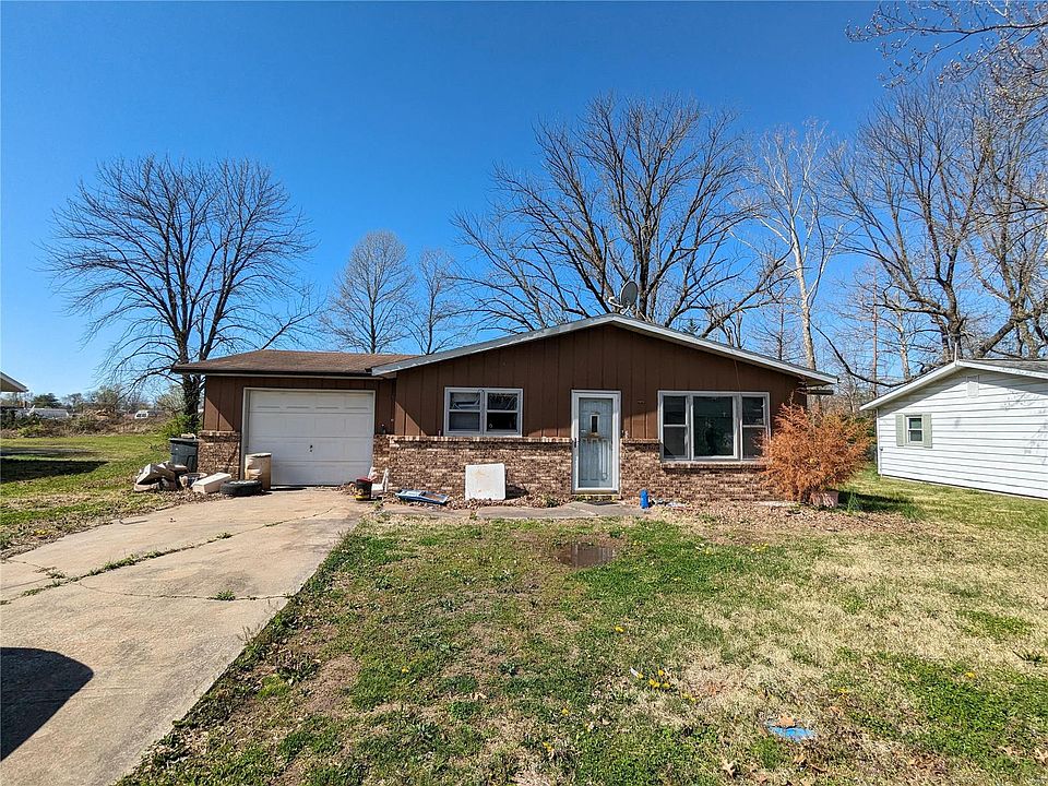 1st image of 919 Roberta Dr