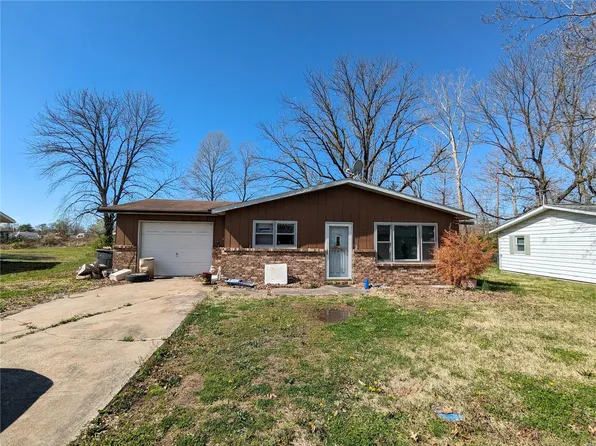 919 Roberta Dr, Murphysboro, IL 62966