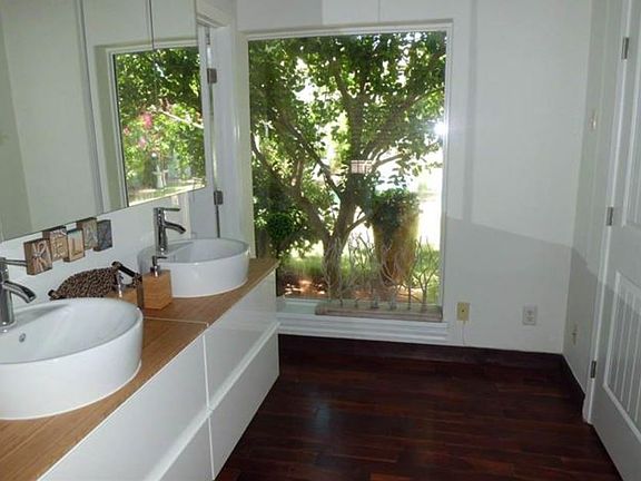 5th image of 2627 Burke Dr
