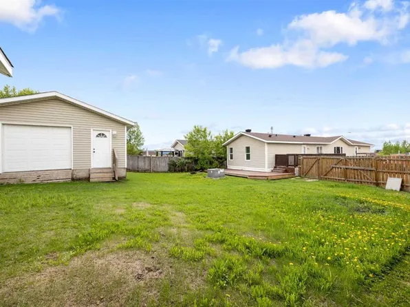 132 SE Greentree Cres, Wood Buffalo, AB T9H 3Y2
