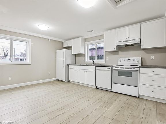 5th image of 19 Bailey St #1