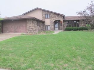 10140 S Westport Dr, Palos Park, IL 60464