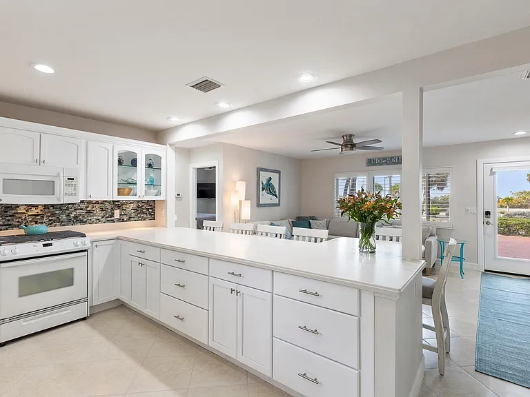 257 Benjamin Franklin Dr — Photo 8