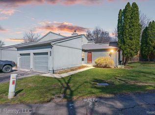 5680 Deville Ct, East Lansing, MI 48823