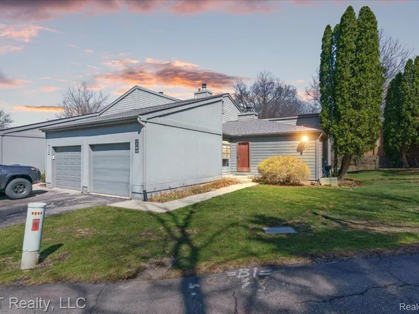 5680 Deville Ct, East Lansing, MI 48823