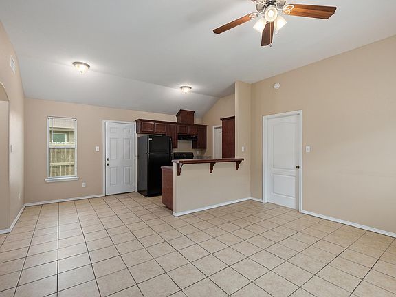 5th image of 815 E New Hampshire St #7