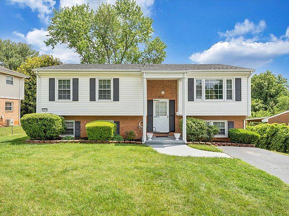 2nd image of 453 Crofton Dr