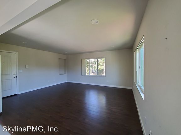 4th image of 585 Cassia St #5