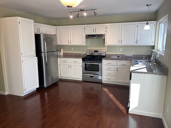 4th image of 1019 Stanislaus Way