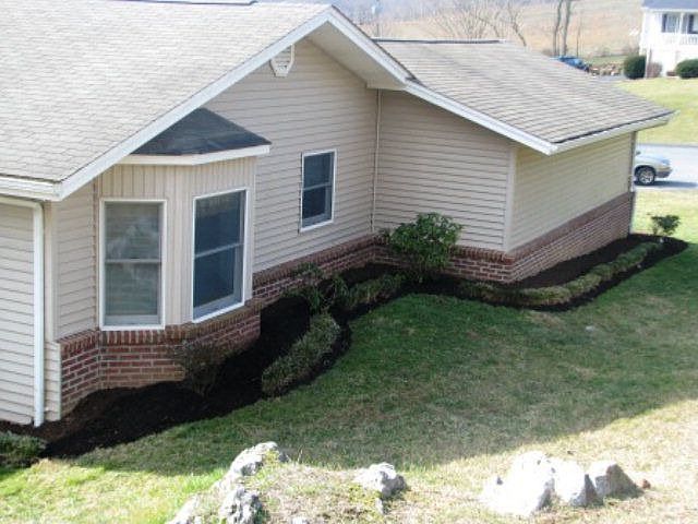 2nd image of 591 Sams Way