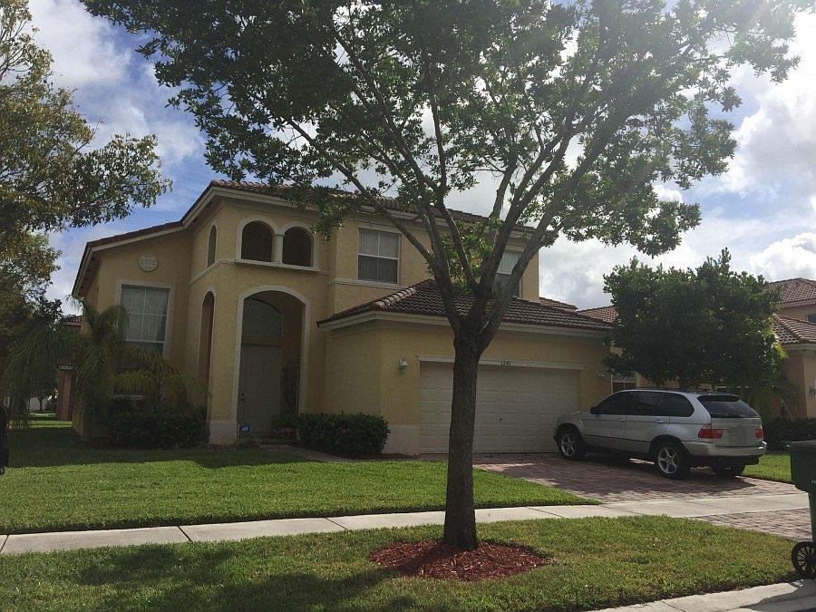 2nd image of 1241 NE 37th Ave