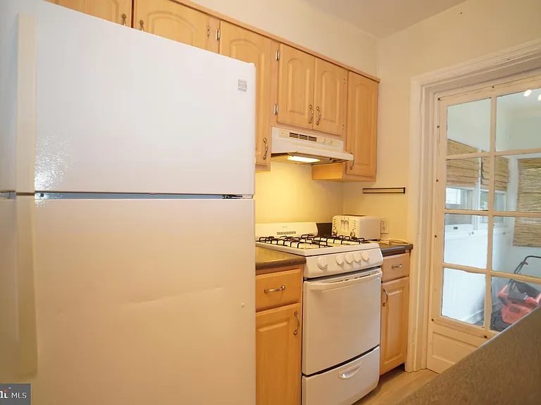 2161 N Brandywine St — Photo 9