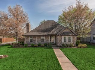 3201 Orchard Way, Bentonville, AR 72712
