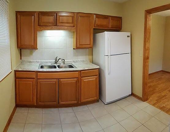 2nd image of 2319 Auburn St APT 1W