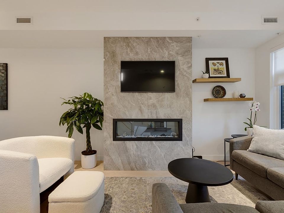 1st image of 1960 Glenaire Dr #20