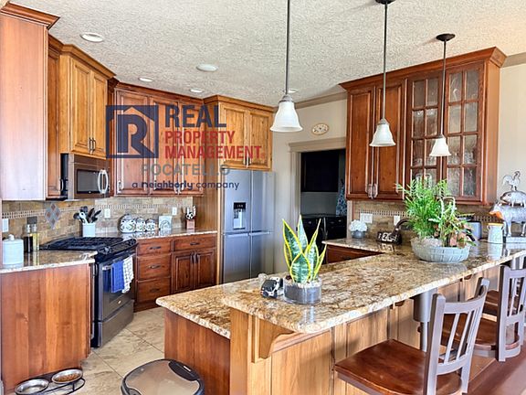 4th image of 1375 Sawtooth St