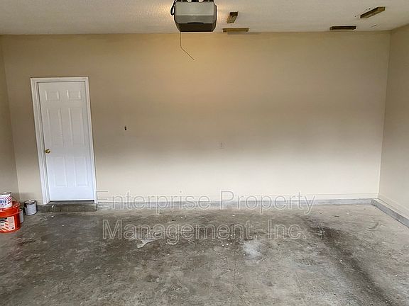 5th image of 8733 Rogers Park Ave