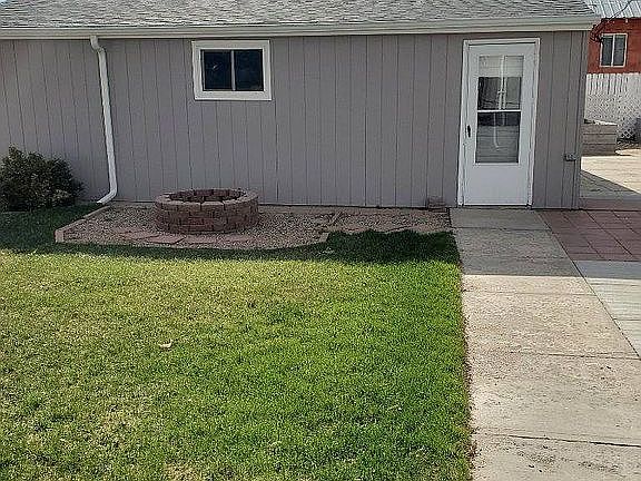 Walkway to garage