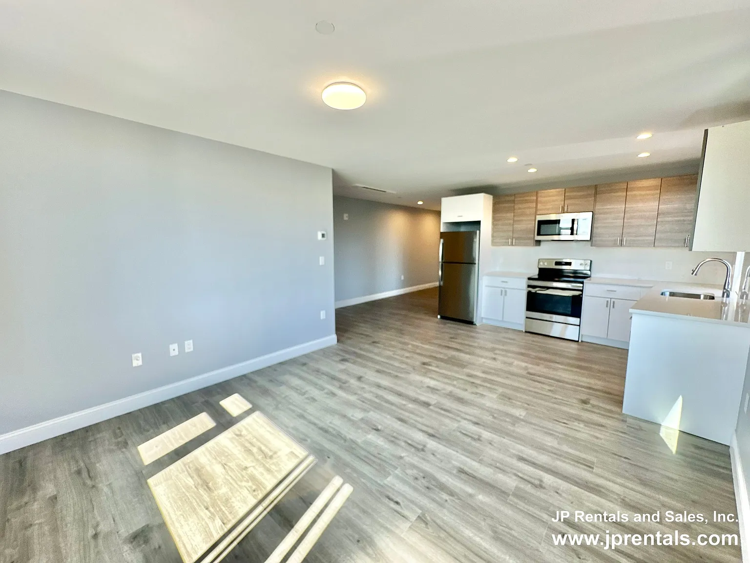 1 bed, 1.0 bath, 600 sqft, $2,500 — Photo 3