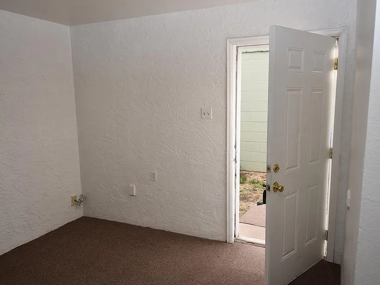 1133 Valley Manor Ct #B — Photo 12