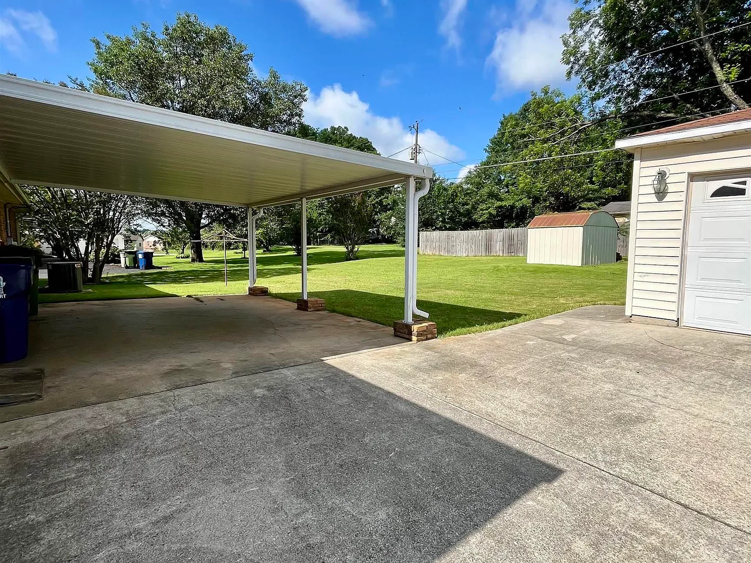 3 bed, 2.0 bath, 1715 sqft, $1,800 — Photo 4