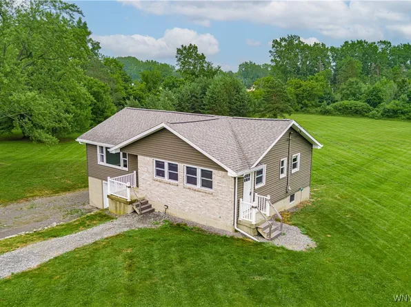 4468 Ridge Rd, Lockport, NY 14094