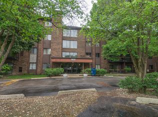 14635 Greenwood Rd APT 402, Dolton, IL 60419