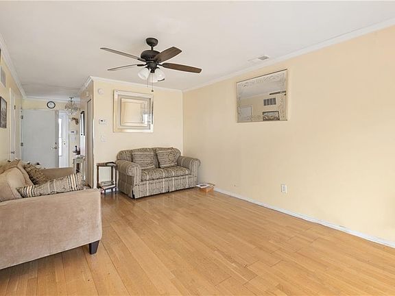 3rd image of 2708 Schleigel Blvd