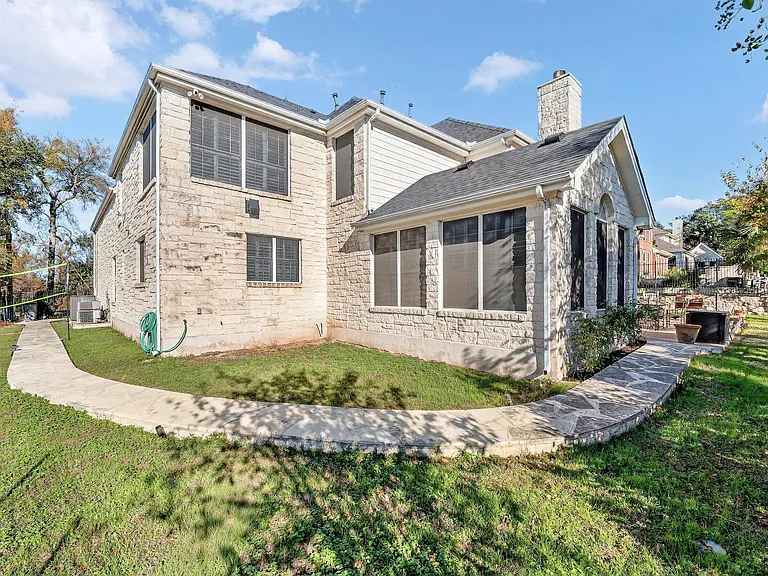 Hilton Head Dr — Photo 35