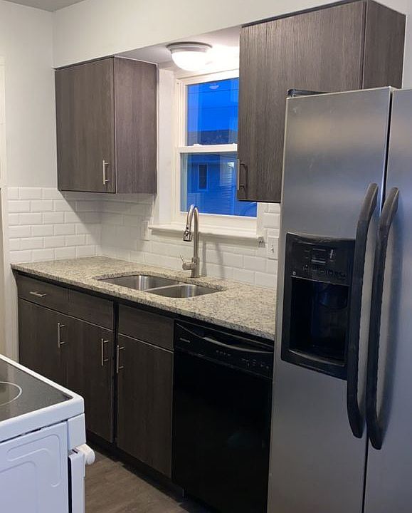 2nd image of 740 Edgemont Ave #102