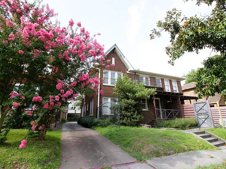 1223 W Gray St — Photo 13