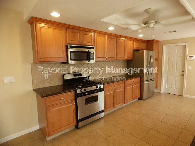 521 Vicki Pl — Photo 7