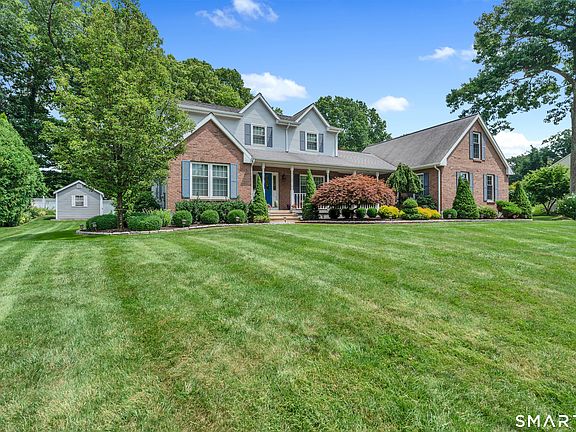 3rd image of 107 Holly Hill Drive
