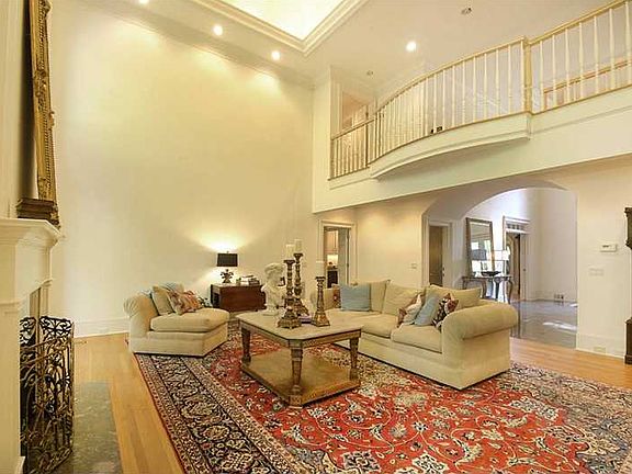 5th image of 6030 Carlisle Ln