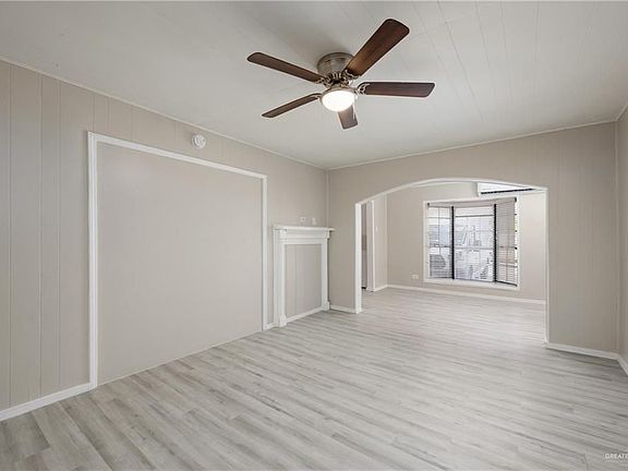 5th image of 407 Cedar Ave #1