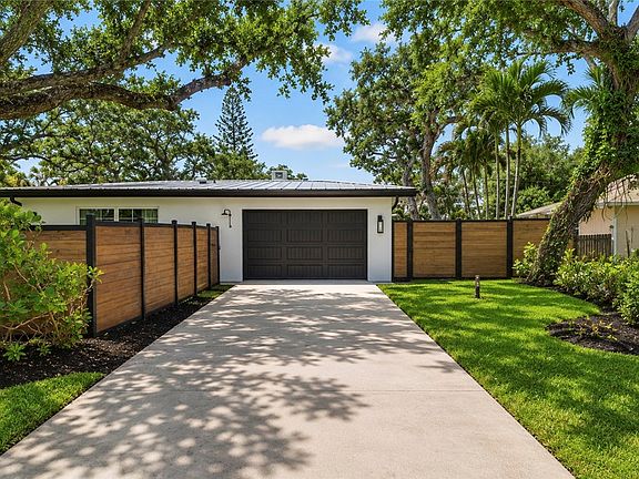 5th image of 3915 Mockingbird Dr