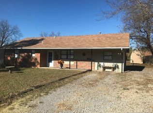 1322 E Maple St, Cushing, OK 74023